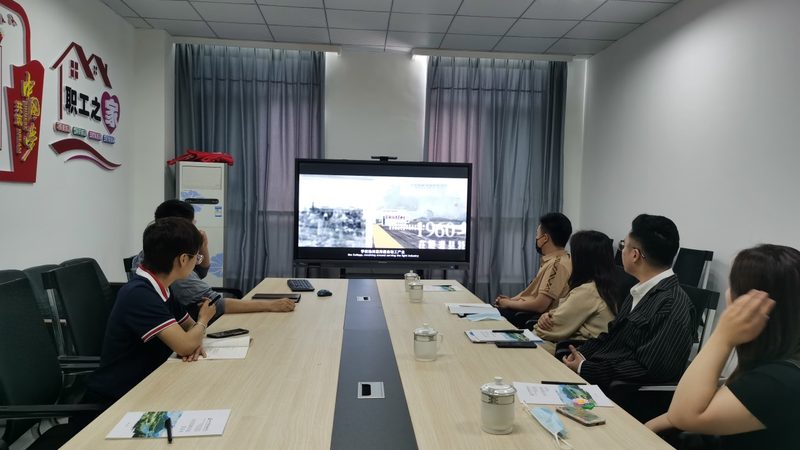 上海品牌设计公司的套餐价格通常由以下几个部分构成：